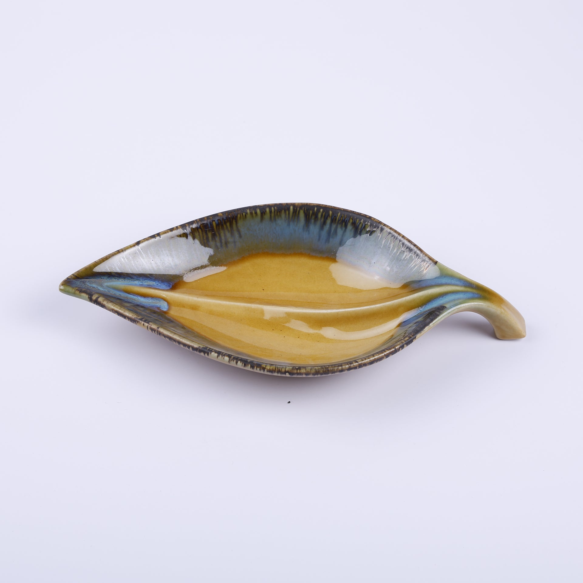 Handmade Decorative Ceramic Platter For Serving & Decor - GREENLOW