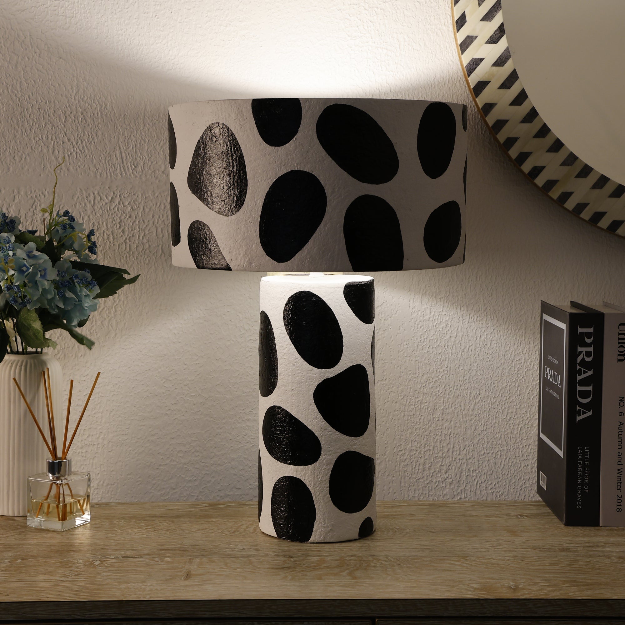 Picture Frames Scalloped Pattern Bone Inlay Collection in 4 sizes, Red