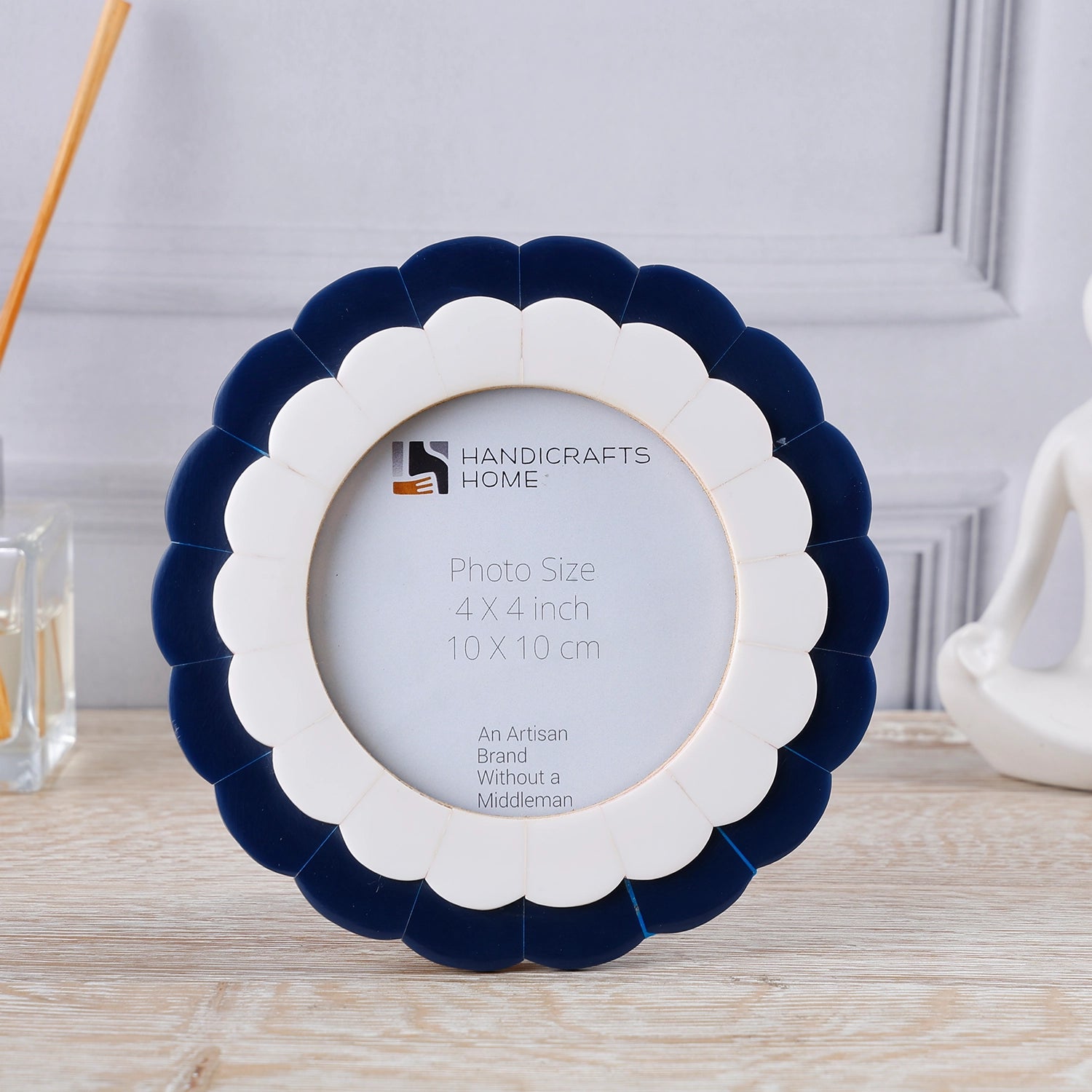 Round Scalloped Resin Inlay Picture Frame, Navy- White, 4" x 4"