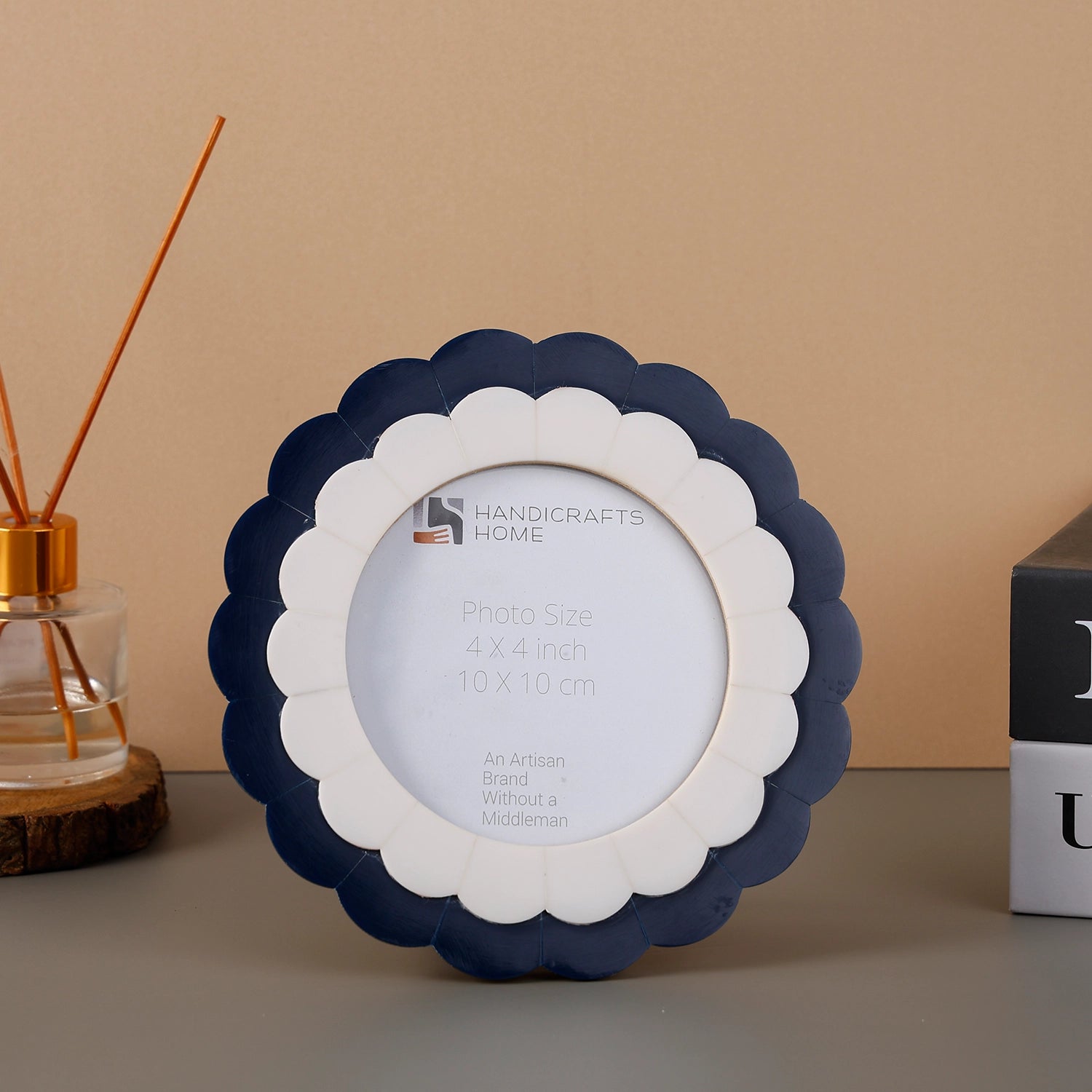 Round Scalloped Resin Inlay Picture Frame, Navy- White, 4" x 4"