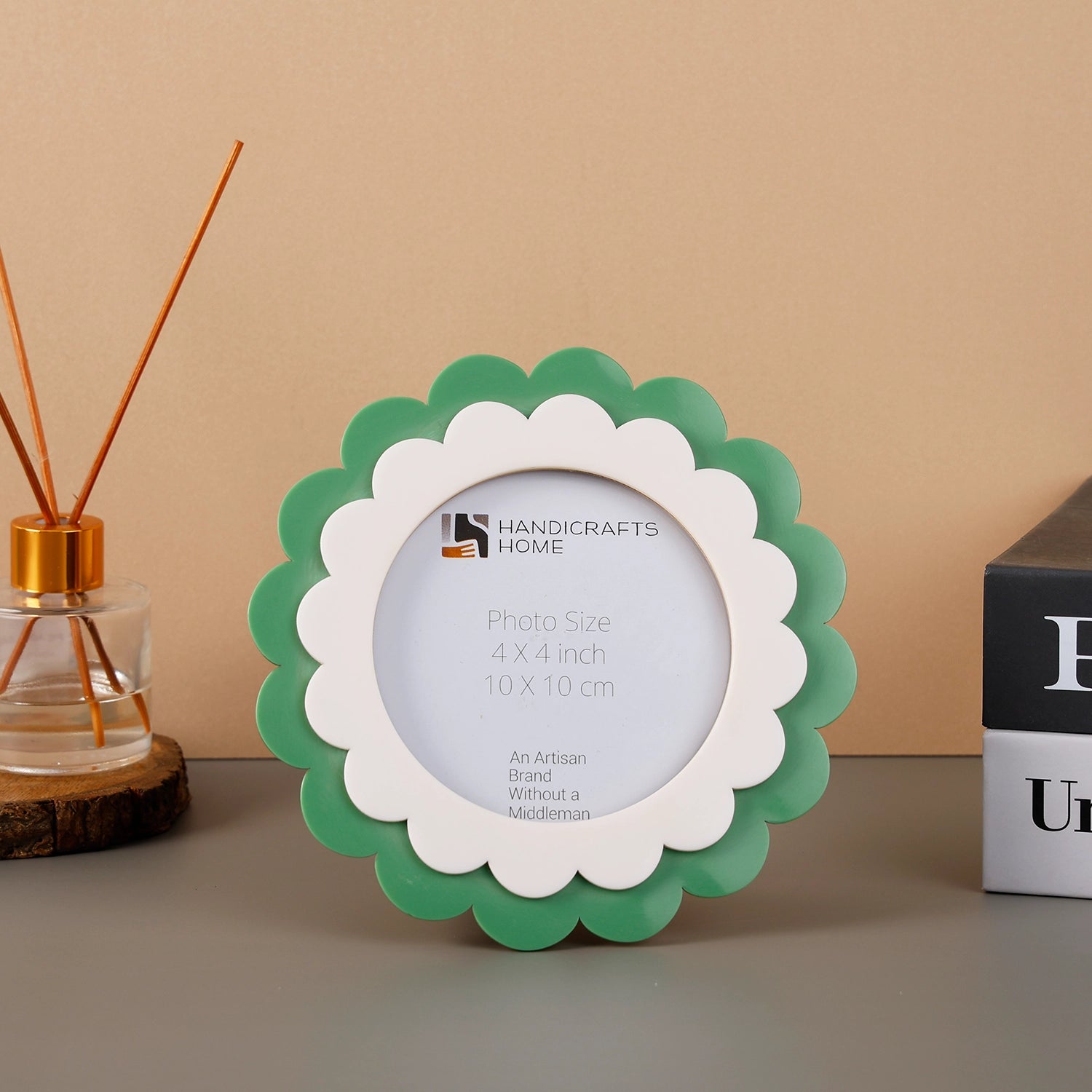 Round Scalloped Resin Inlay Picture Frame, White - Green, 4" x 4"