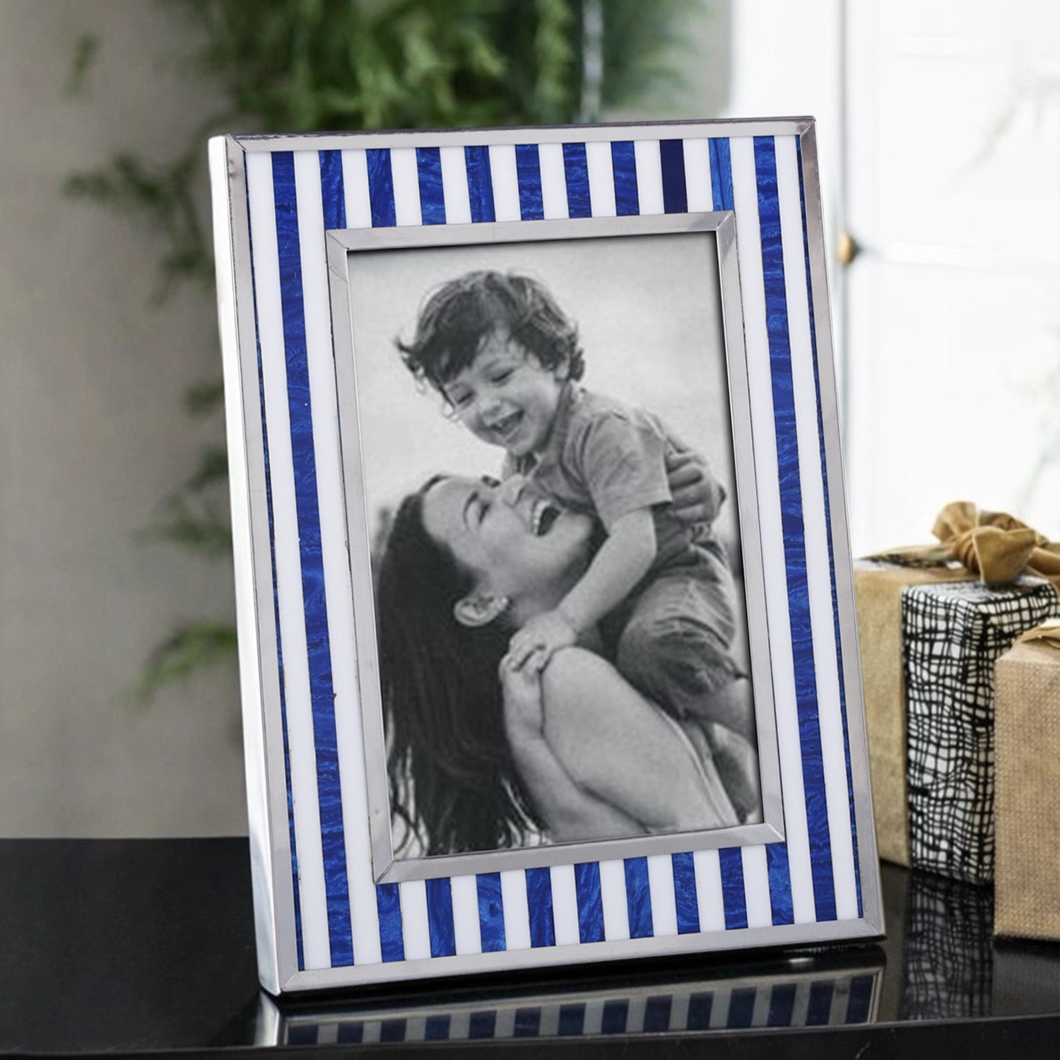 Picture Frame 4x6 Camelot Knight Resin Stainless border Blue & White