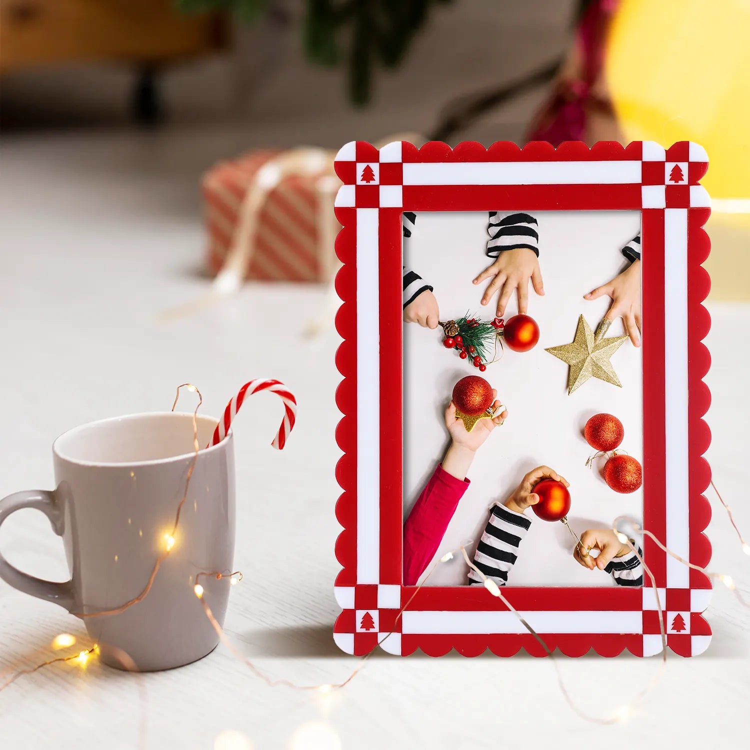 Chalet Collection Resin Inlay Picture frame for Holiday Decor & Gifting - Red , 4x6 and 5x7