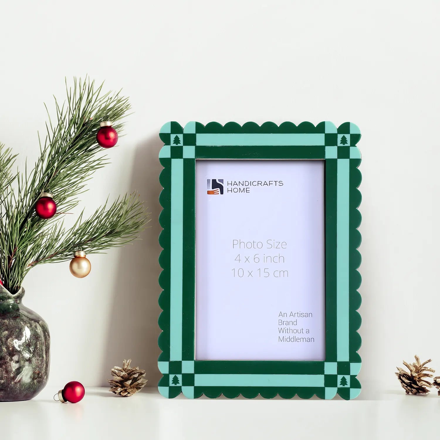 Chalet Collection Resin Inlay Picture frame for Holiday Decor & Gifting - Green , 4x6 and 5x7