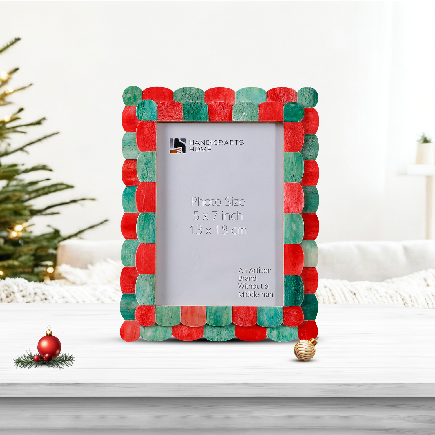 Picture Frames Scalloped Pattern Bone Inlay Collection in 4 sizes, Green & Red