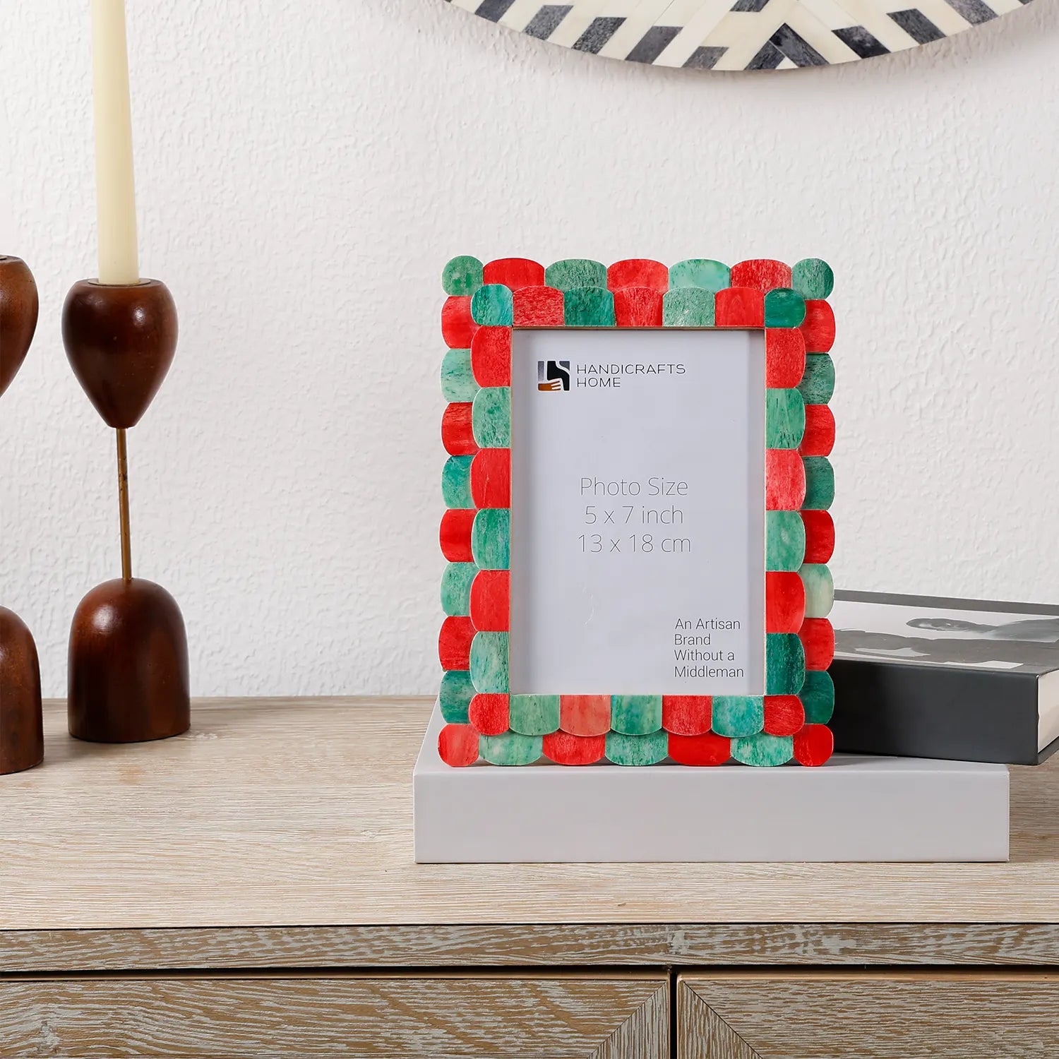 Picture Frames Scalloped Pattern Bone Inlay Collection in 4 sizes, Green & Red