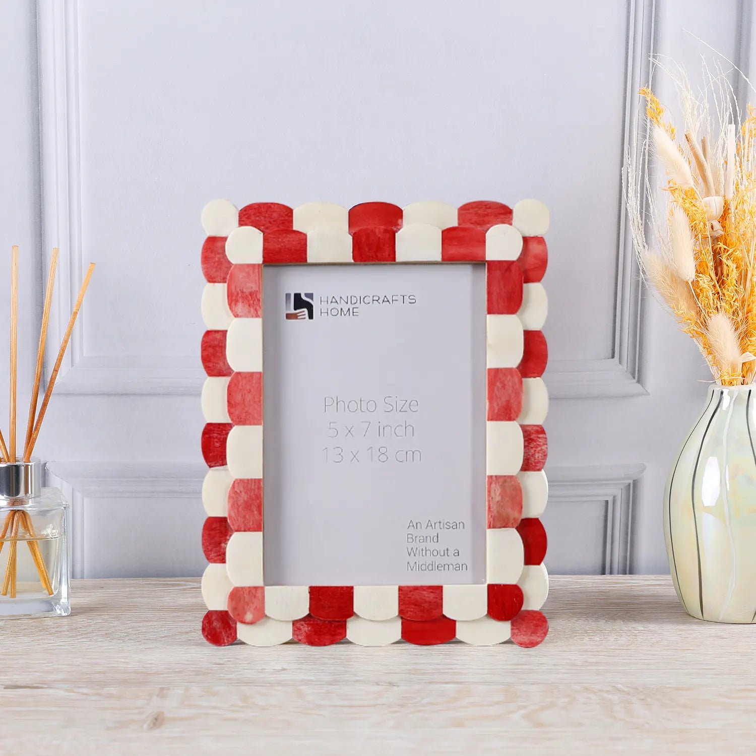 Picture Frames Scalloped Pattern Bone Inlay Collection in 4 sizes, Red